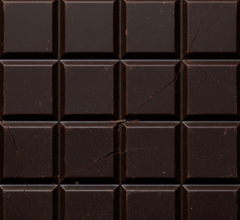 Stone-ground Ecuadorian cacao with rich dark texture